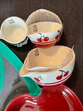 Measuring cups nesting set ceramic red cherry retro style cute 1950s cherries 4